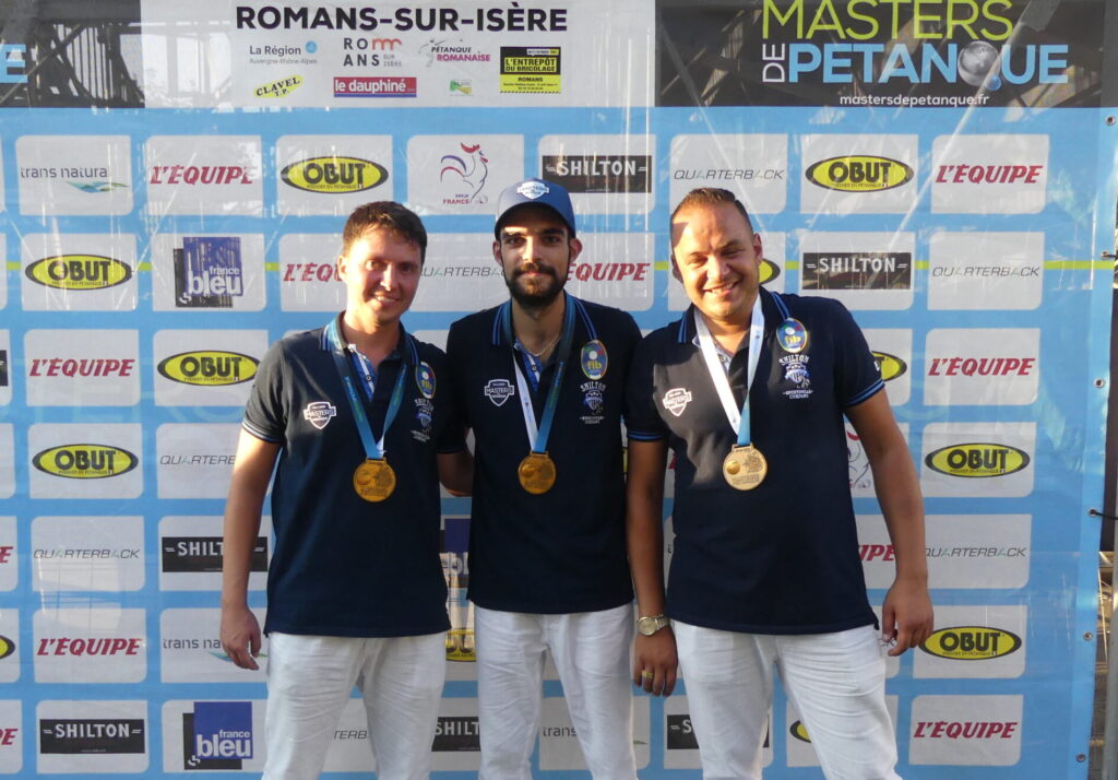 L'équipe d'Italie : Florian Cometto, Diego Rizzi et Alessio Cocciolo, prend la tête du classement.